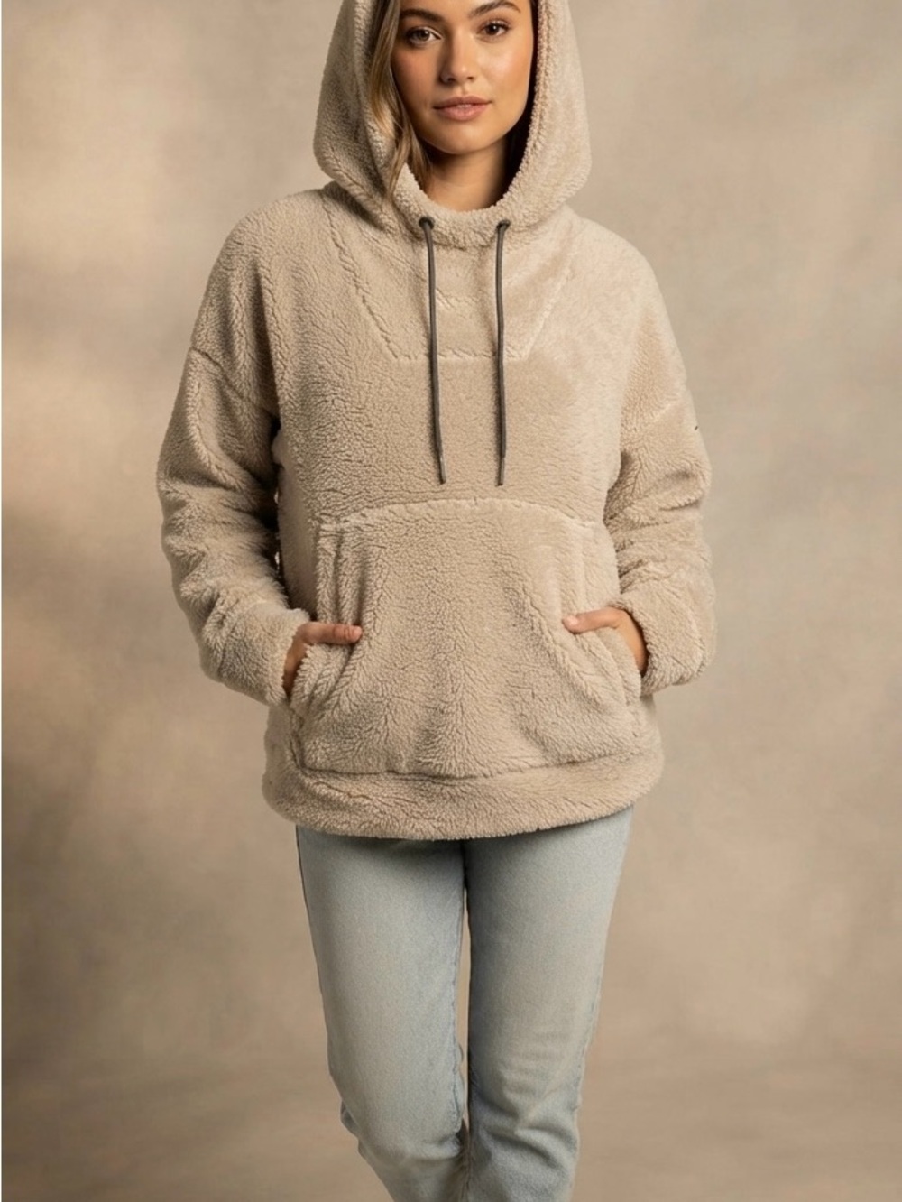 686 Cream Sherpa Fleece Hooded Pullover